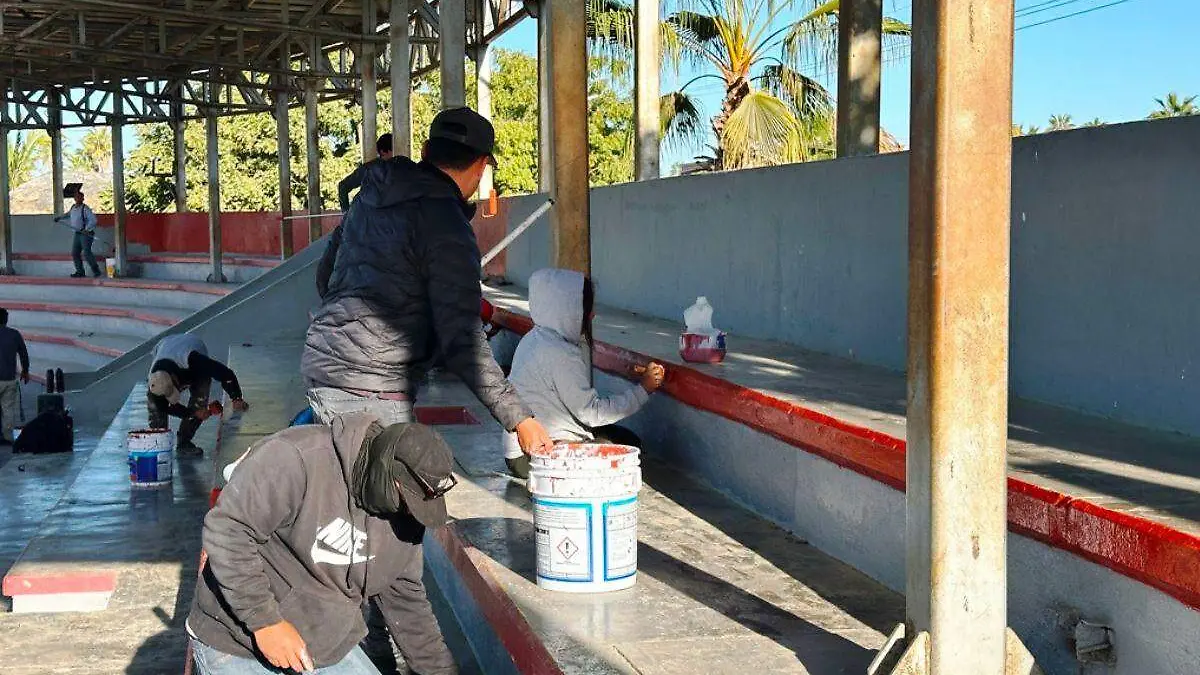 Mejoran el campo de béisbol y parques urbanos de Todos Santos